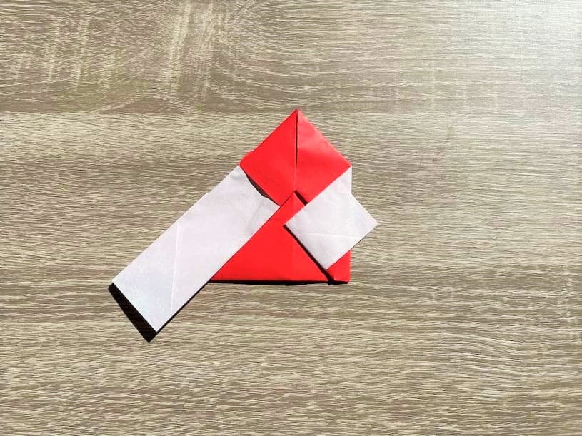 折り紙で折るサンタおじさんの作り方
