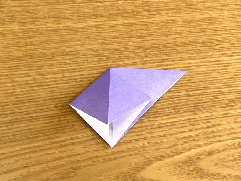 折り紙の簡単な亀 隙間を開いて潰す