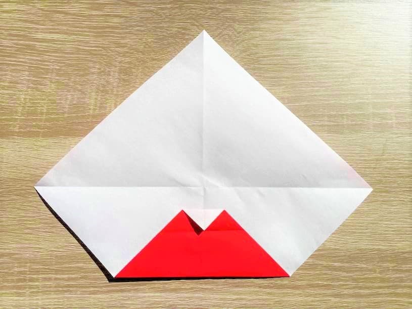 折り紙で作るサンタの三角帽子