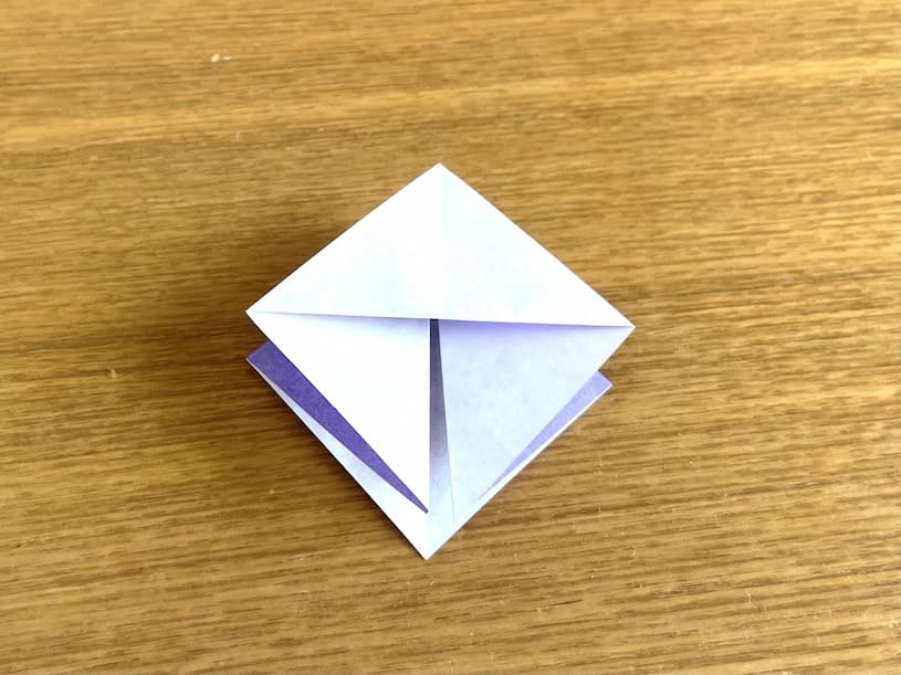 簡単な折り紙の亀 下の角を上に折る