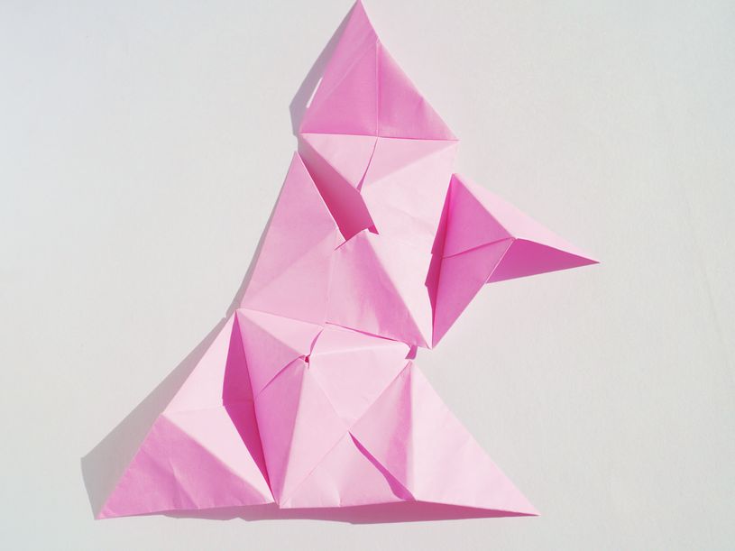 折り紙くす玉ピンクのパーツ組み立て