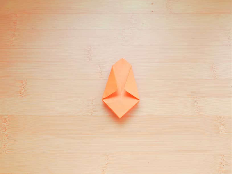 オレンジきゅっと折る折り紙