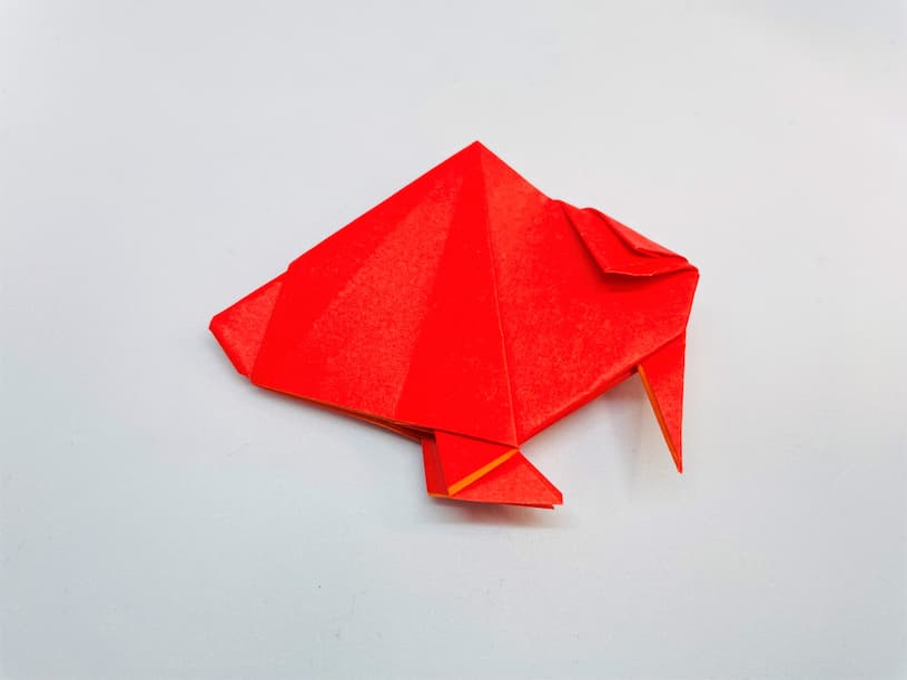 平面でかわいい折り紙の金魚