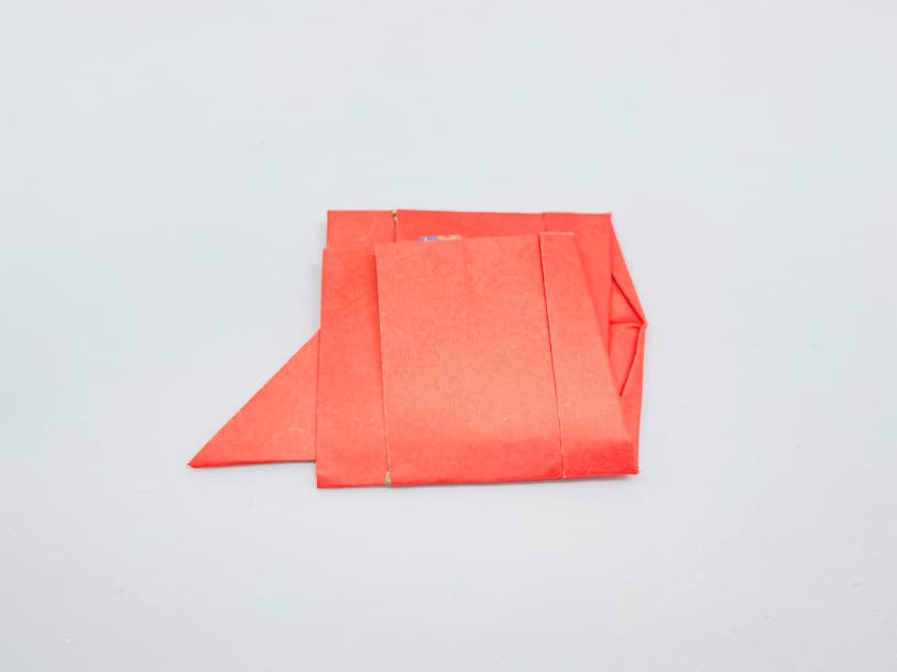 20折り紙の下を折り上げる
